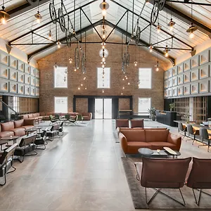 The Warehouse Сингапур